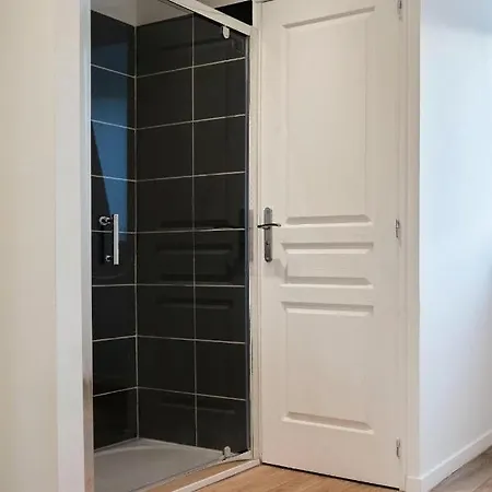 Ng Suitehome - Lille I Gare I Lorraine - Maison 2 - Balneo - Netflix - Wifi - Jardin Сasa de vacaciones *